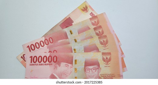 Detail 100 Ribu Rupiah Png Nomer 34