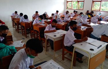 Detail 20 Gambar Benda Yg Ada Di Kelas Nomer 12