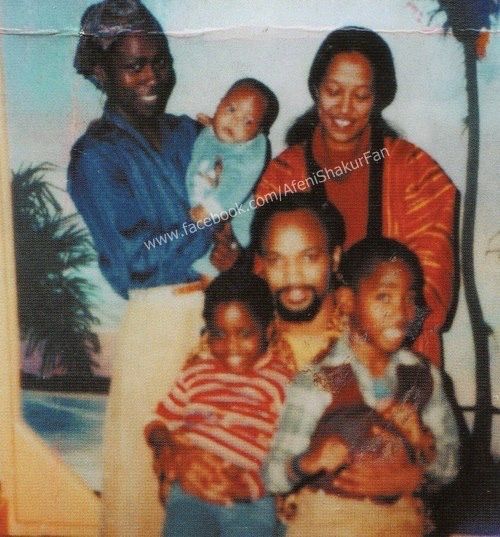Detail 2pac Family Pictures Nomer 4