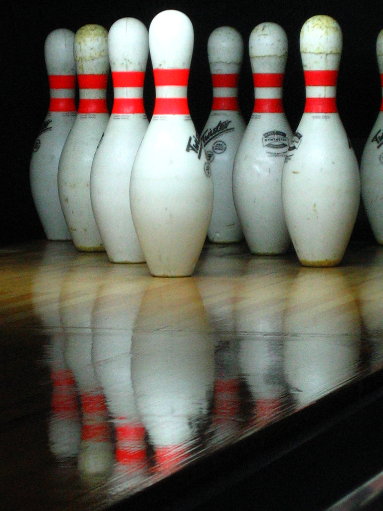Detail 3 Bowling Pins Nomer 38