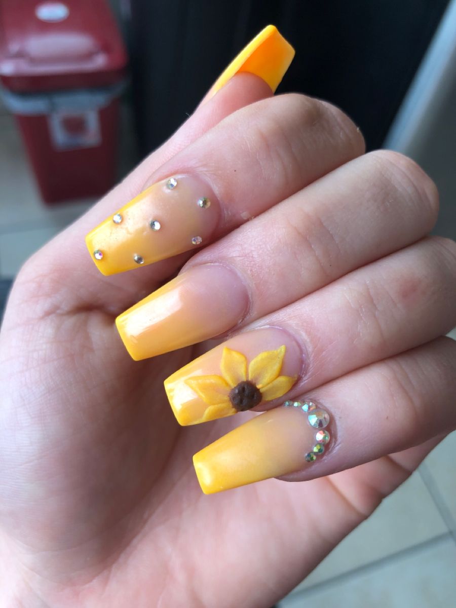 Detail 3d Sunflower Nails Nomer 3