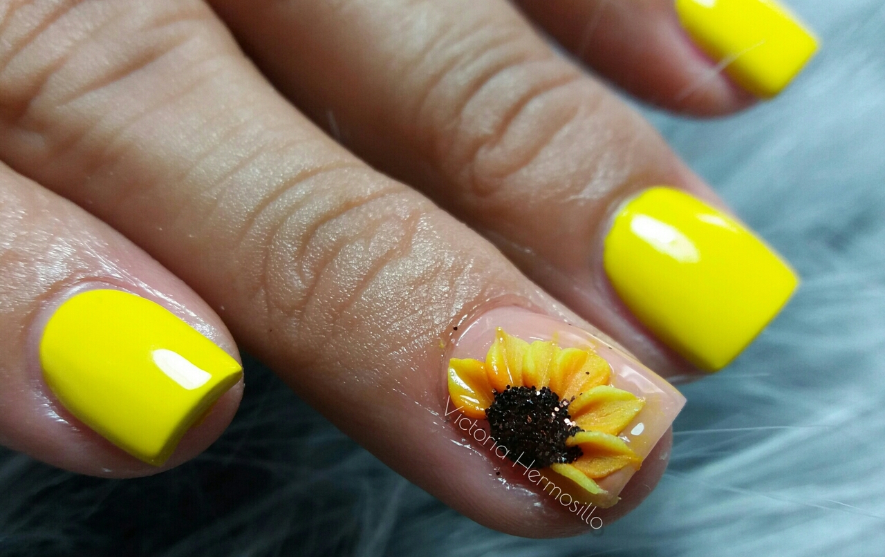 Detail 3d Sunflower Nails Nomer 33