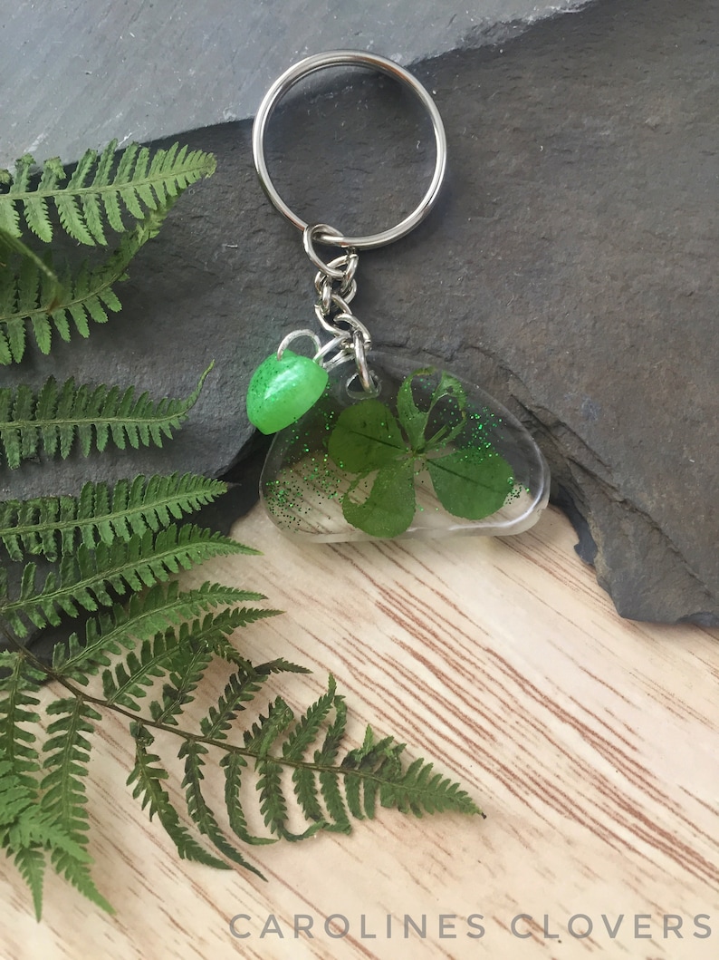 Detail 4 Leaf Clover Keychain Nomer 8