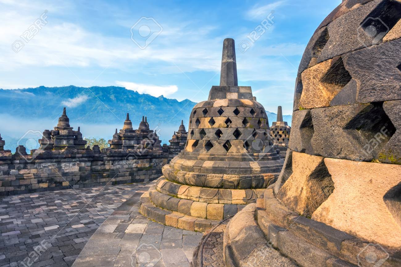 Background Candi Borobudur - KibrisPDR