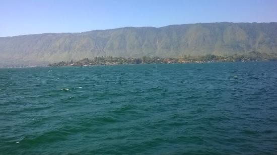 Detail Background Danau Nomer 48