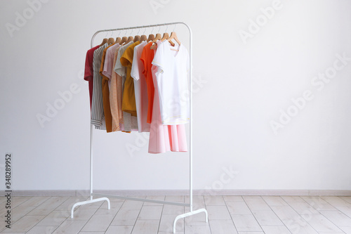 Detail Background Display Baju Nomer 19