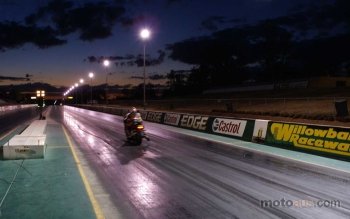 Detail Background Drag Race Nomer 30
