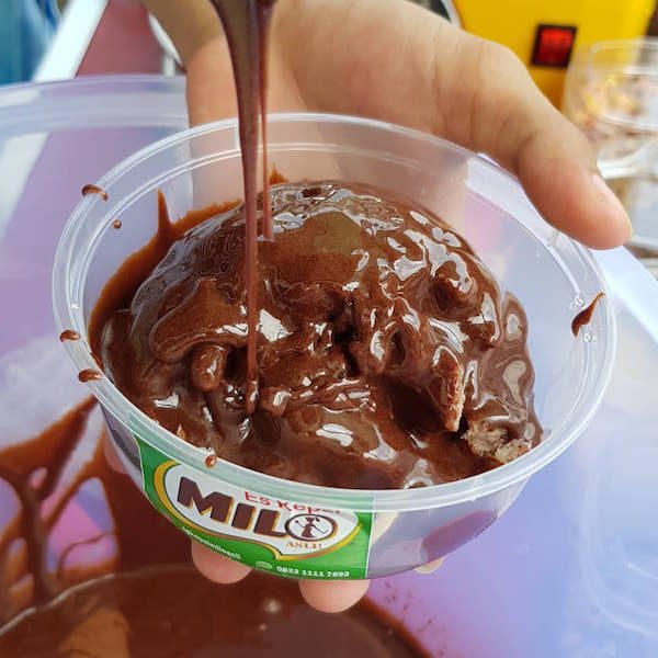 Detail Background Es Kepal Milo Nomer 46