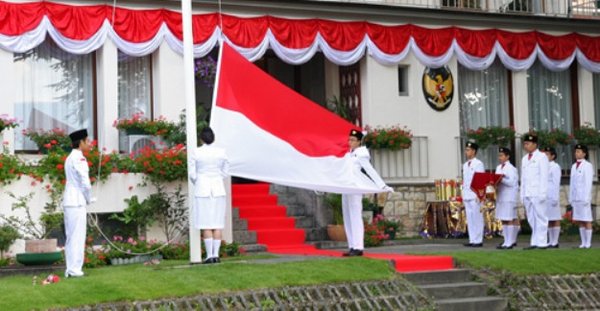 Detail Background Gambar Bendera Merah Putih Nomer 40