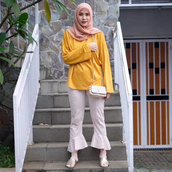 Detail Baju Warna Kuning Jilbab Warna Apa Nomer 12