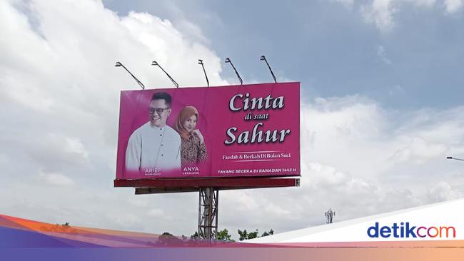 Detail Baliho Billboard Spanduk Poster Brosur Dan Katalog Adalah Contoh Reklame Nomer 14