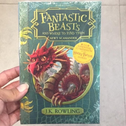 Detail Beli Buku Fantastic Beasts And Where To Find Them Nomer 33