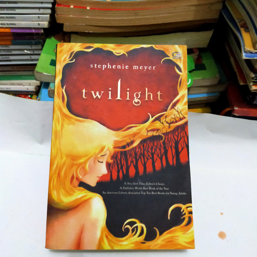 Detail Beli Buku Twilight Nomer 35