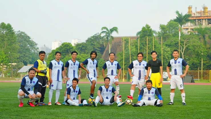 Detail Bermain Bola Di Lapangan Nomer 36