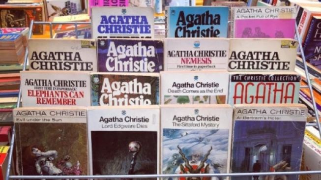 Detail Buku Agatha Christie Nomer 33
