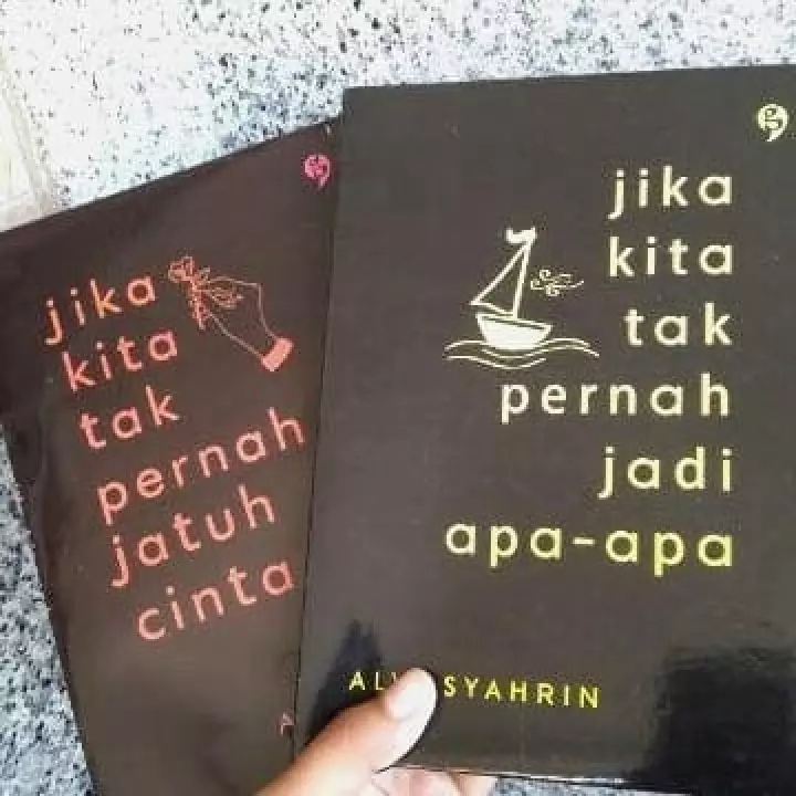 Detail Buku Alvi Syahrin Jika Kita Tak Pernah Jatuh Cinta Nomer 30