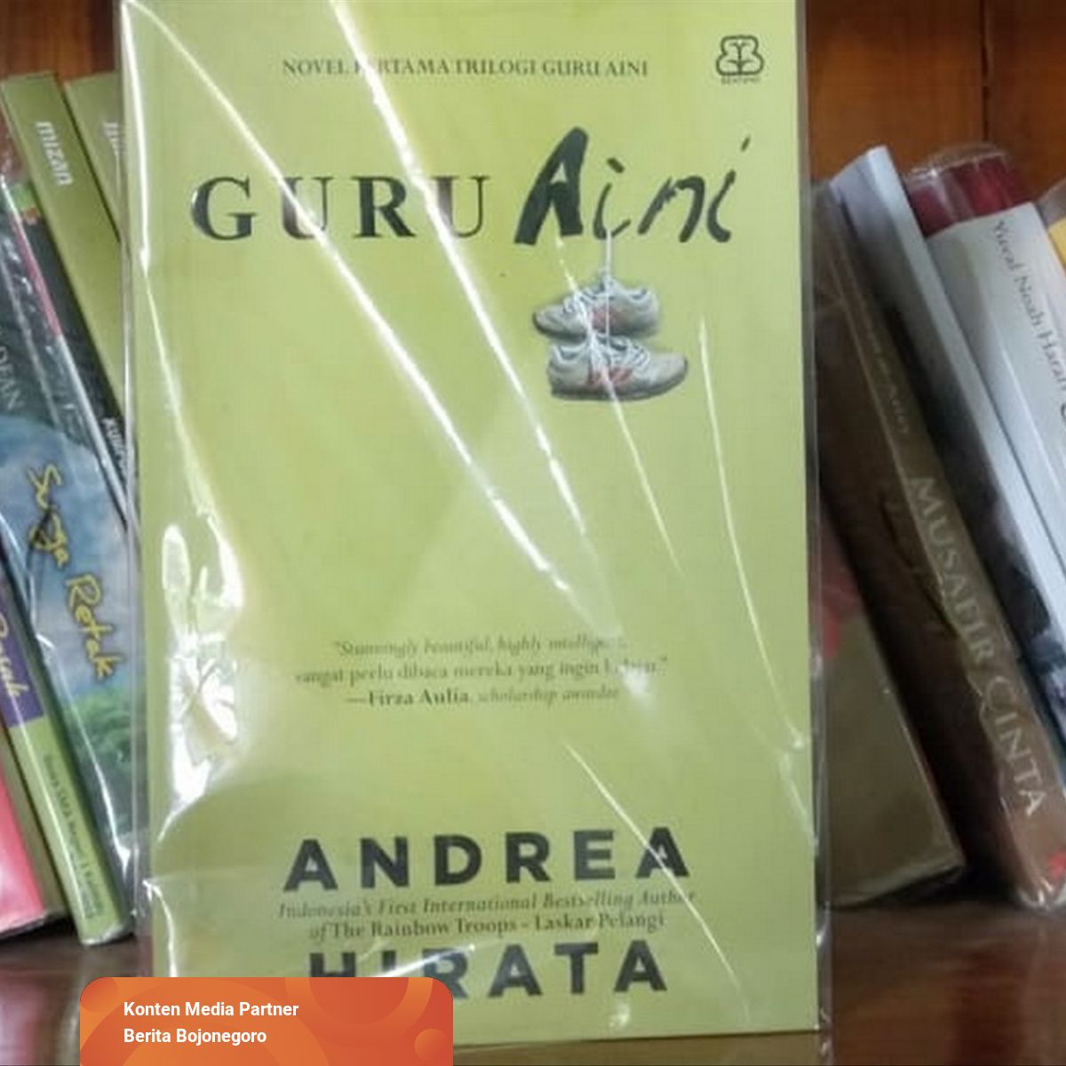 Detail Buku Andrea Hirata Guru Aini Nomer 47