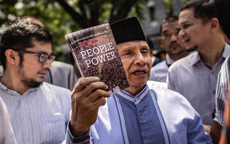 Detail Buku Bangsa Terbelah Nomer 51