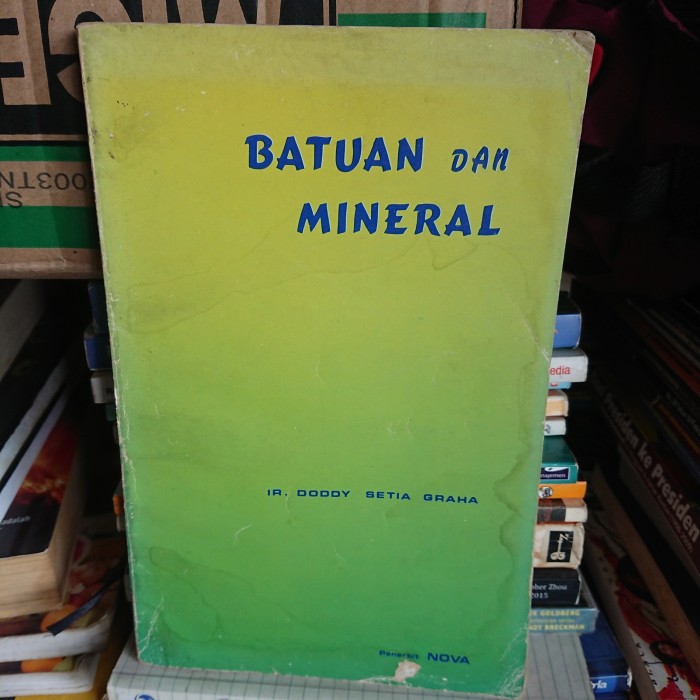 Detail Buku Batuan Dan Mineral Nomer 17