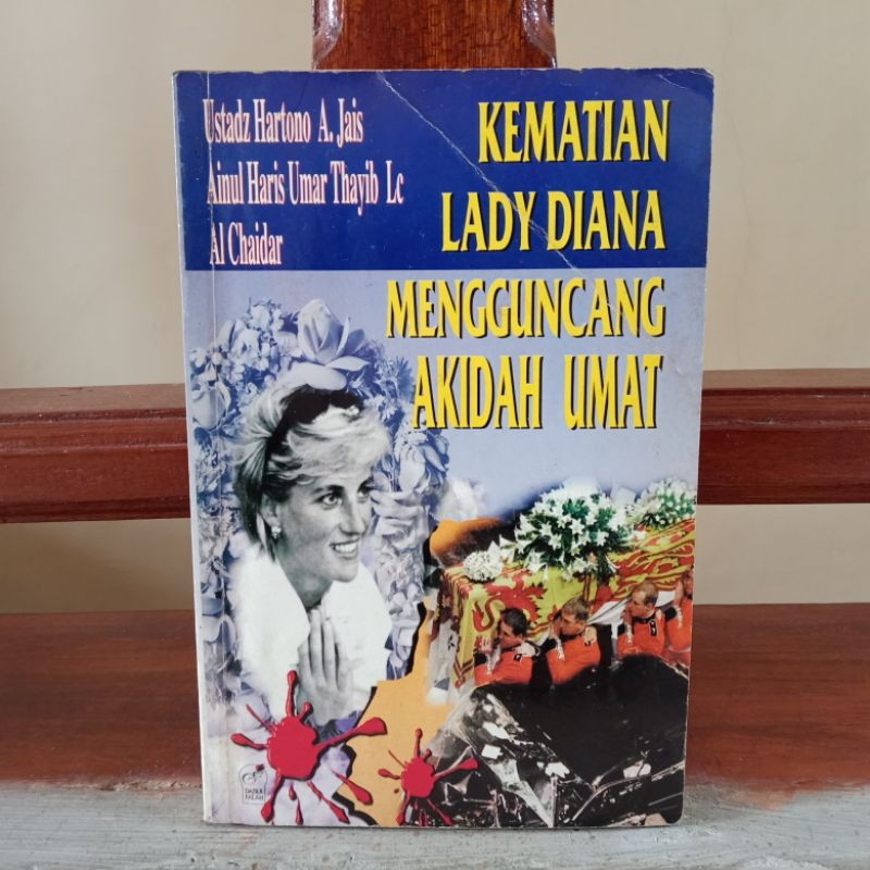 Detail Buku Biografi Lady Diana Nomer 40