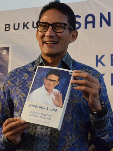 Detail Buku Biografi Sandiaga Uno Nomer 23