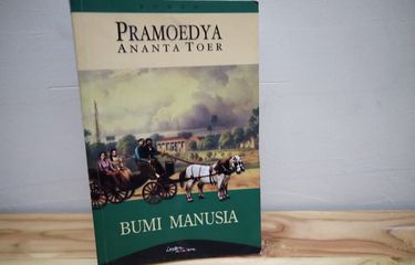 Detail Buku Bumi Manusia Nomer 20