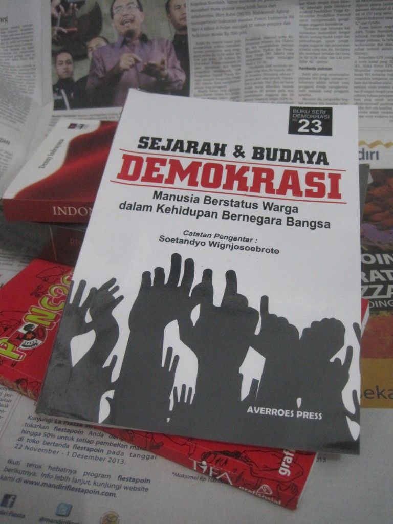 Detail Buku Demokrasi Di Indonesia Nomer 18