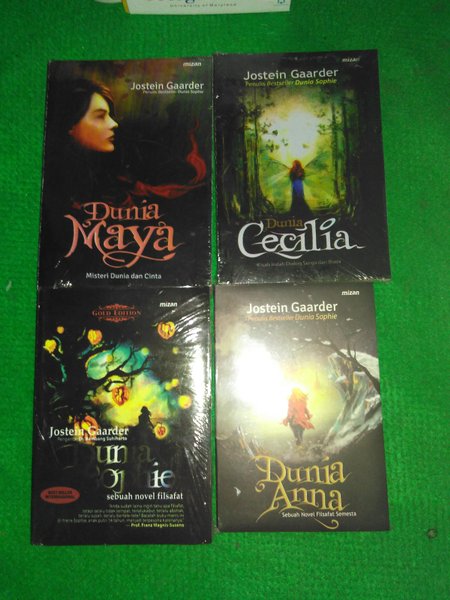 Detail Buku Dunia Maya Nomer 15