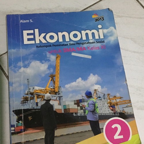 Detail Buku Ekonomi Kelas Xi Kurikulum 2013 Alam S Nomer 21