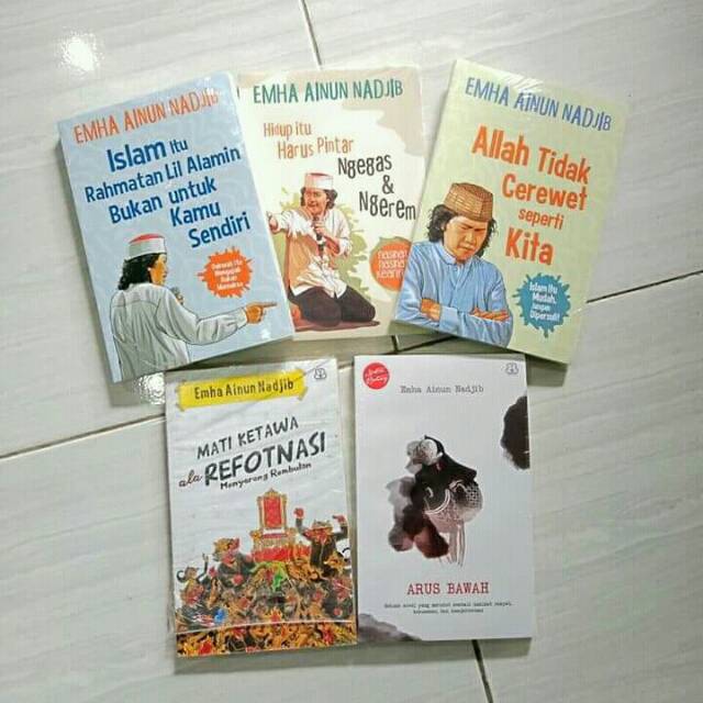 Detail Buku Emha Ainun Najib Terbaru Nomer 14