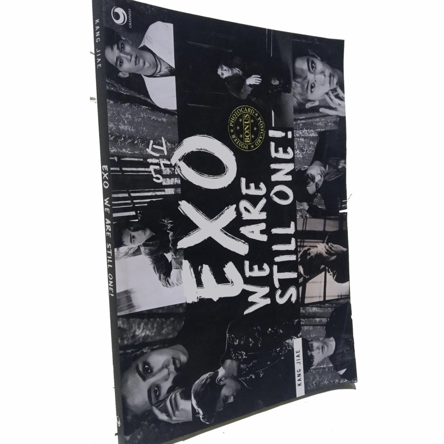 Detail Buku Exo We Are Still One Nomer 12