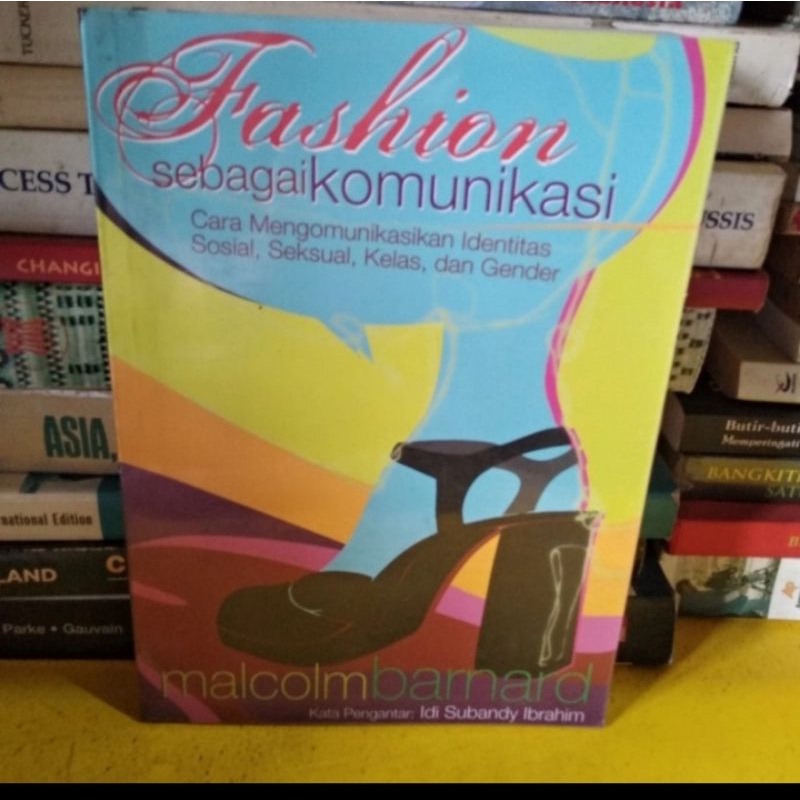 Detail Buku Fashion Sebagai Komunikasi Nomer 15