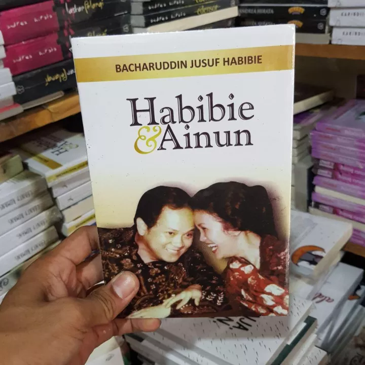 Detail Buku Habibie Dan Ainun Nomer 32