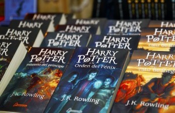 Detail Buku Harry Potter And The Cursed Child Versi Indonesia Nomer 22