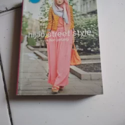 Detail Buku Hijab Street Style Nomer 9