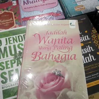 Detail Buku Jadilah Wanita Yang Paling Bahagia Nomer 27