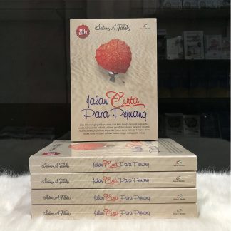 Detail Buku Jalan Cinta Para Pejuang Nomer 8