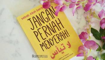 Detail Buku Jangan Pernah Menyerah Sebab Allah Bersama Kita Nomer 36