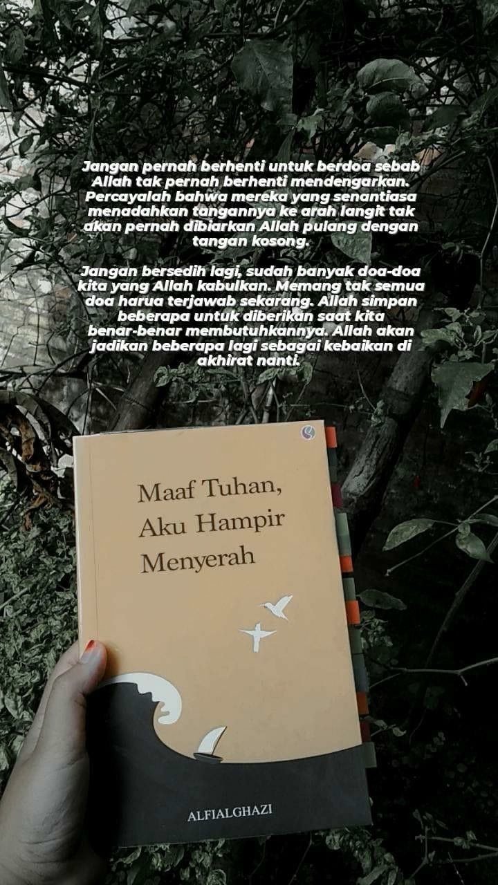 Detail Buku Jangan Pernah Menyerah Sebab Allah Bersama Kita Nomer 44