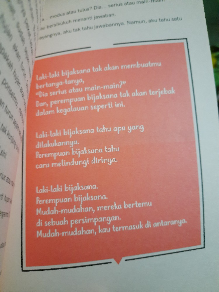 Detail Buku Jika Kita Tak Pernah Jatuh Cinta Nomer 48