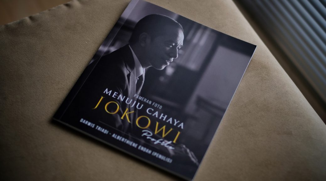 Detail Buku Jokowi Menuju Cahaya Nomer 10