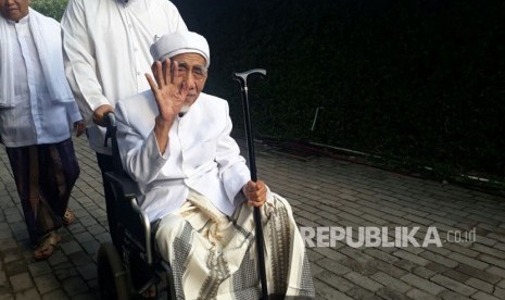 Detail Buku Kh Maimun Zubair Nomer 33