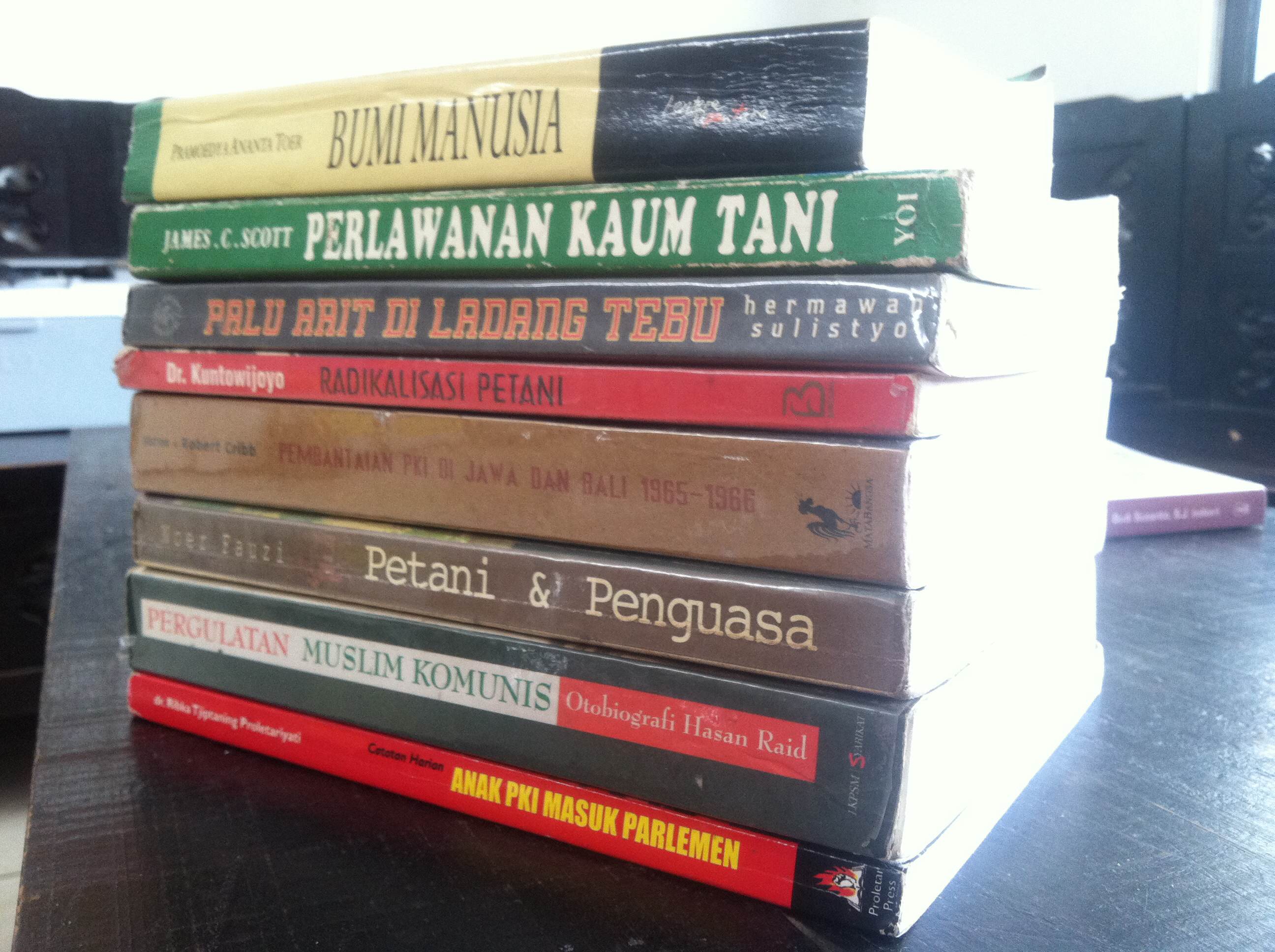 Detail Buku Kiri Adalah Nomer 4