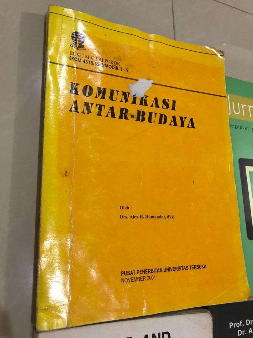 Detail Buku Komunikasi Antar Budaya Nomer 30