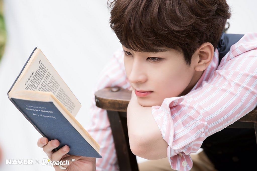 Detail Buku Kpop Idol Nomer 42