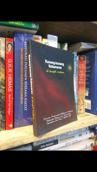 Detail Buku Kunang Kunang Kebenaran Di Langit Malam Nomer 20