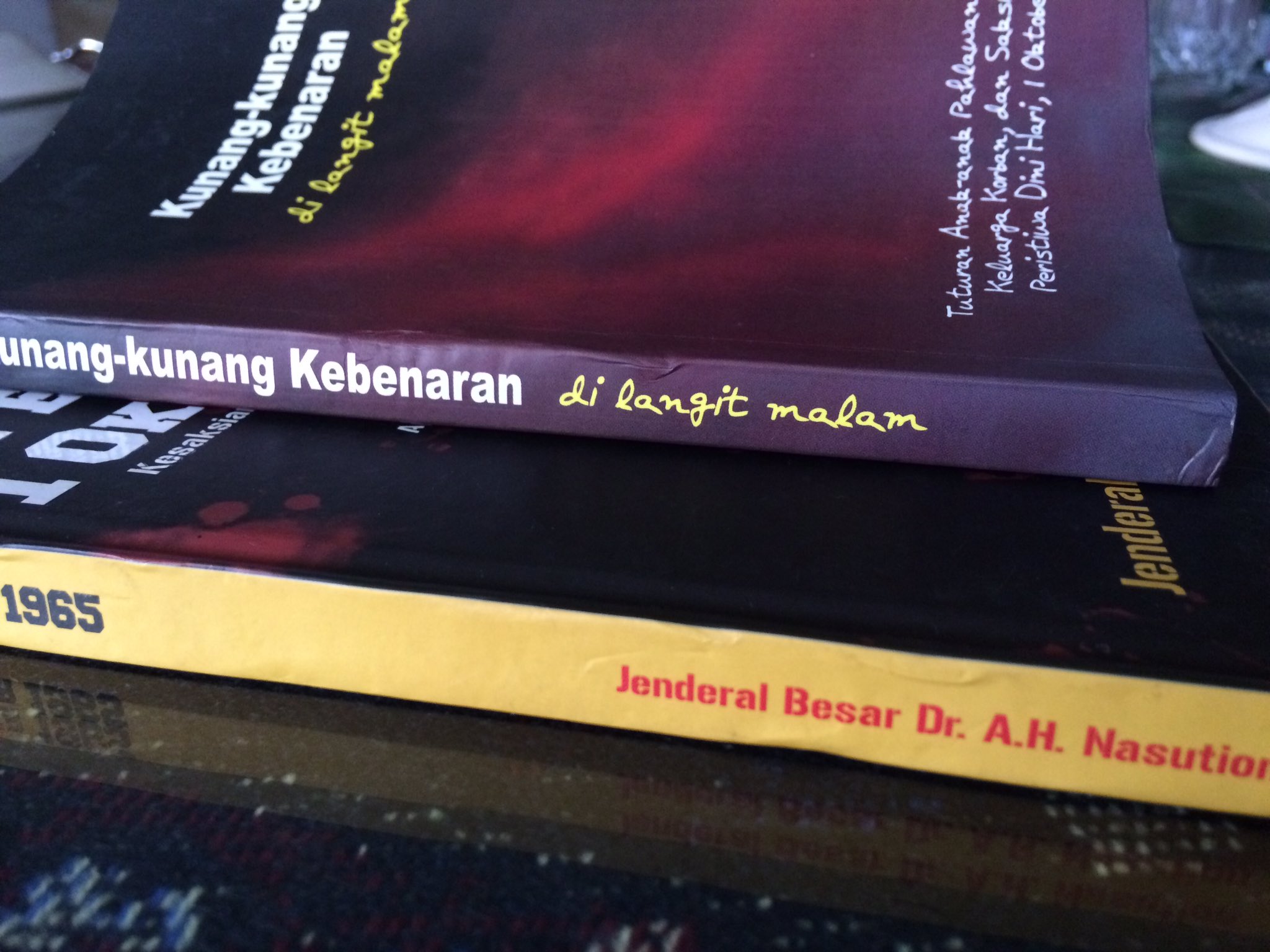 Detail Buku Kunang Kunang Kebenaran Di Langit Malam Nomer 40