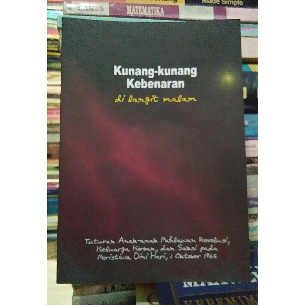 Detail Buku Kunang Kunang Kebenaran Di Langit Malam Nomer 7