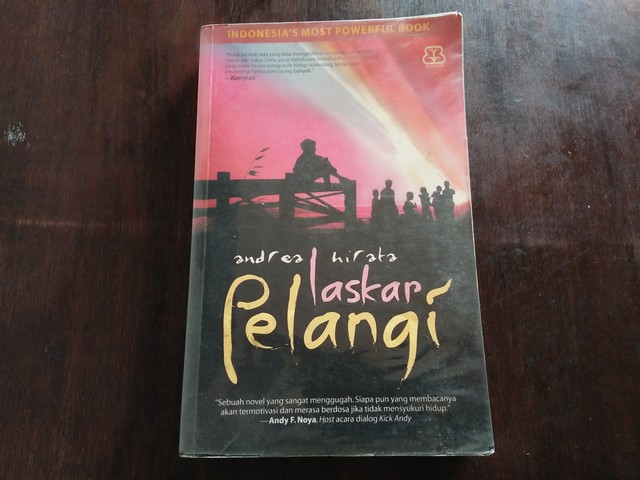 Detail Buku Laskar Pelangi Nomer 15