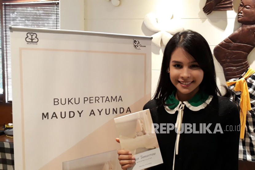 Detail Buku Maudy Ayunda Nomer 10